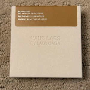 Haus Labs gel powder highlighter Pink Amethyst